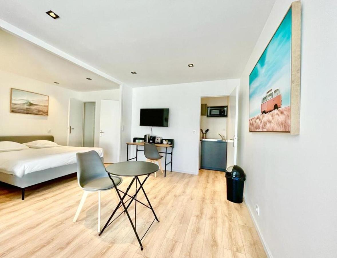 Residence Duguay - Centre Ville - Porte B - Appartements Tout Confort - Neuf - Nouveau ロリアン エクステリア 写真