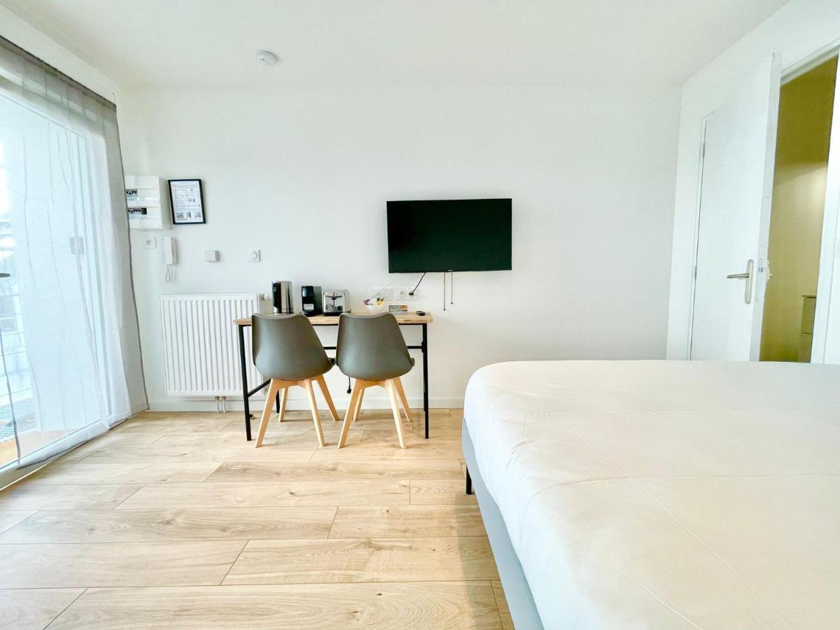 Residence Duguay - Centre Ville - Porte B - Appartements Tout Confort - Neuf - Nouveau ロリアン エクステリア 写真