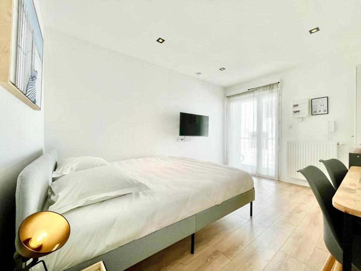 Residence Duguay - Centre Ville - Porte B - Appartements Tout Confort - Neuf - Nouveau ロリアン エクステリア 写真