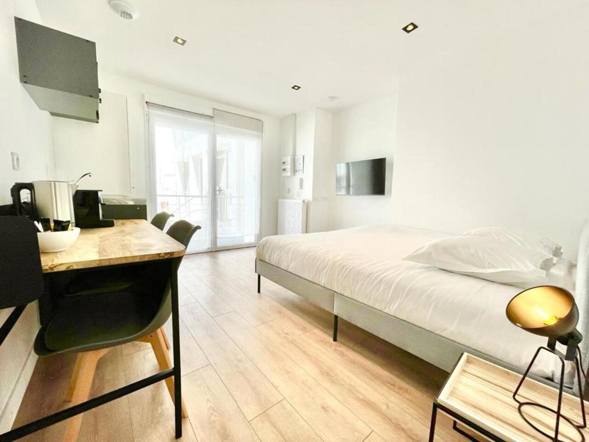 Residence Duguay - Centre Ville - Porte B - Appartements Tout Confort - Neuf - Nouveau ロリアン エクステリア 写真
