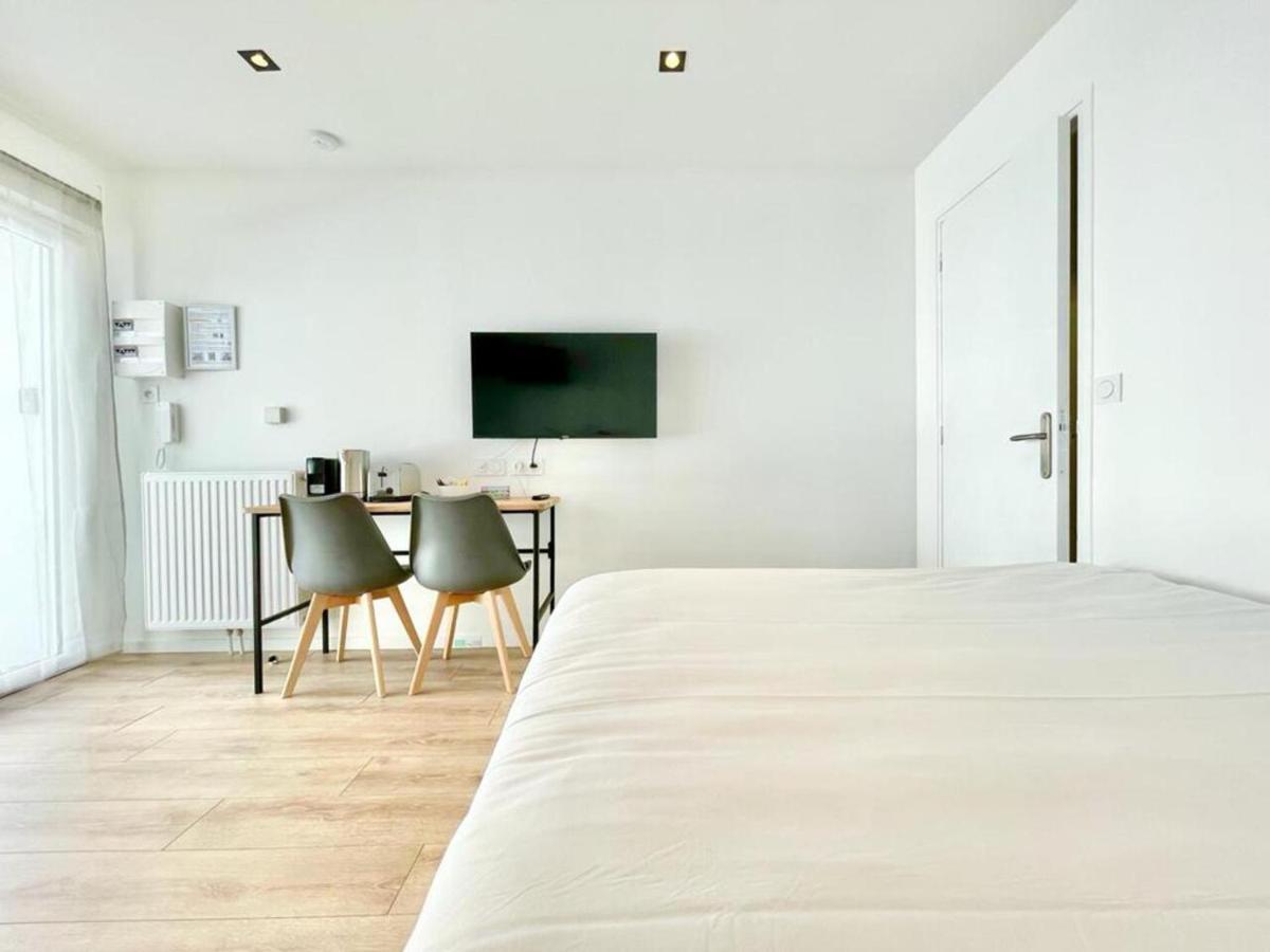 Residence Duguay - Centre Ville - Porte B - Appartements Tout Confort - Neuf - Nouveau ロリアン エクステリア 写真