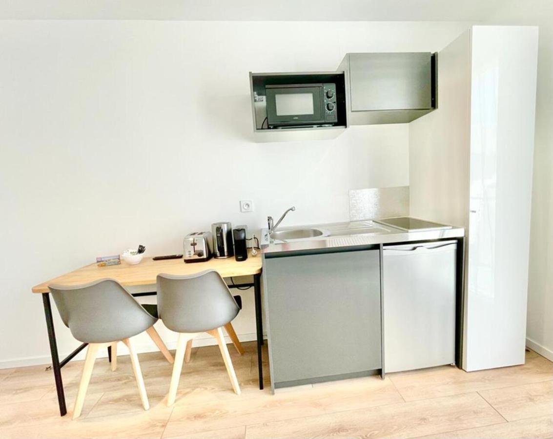 Residence Duguay - Centre Ville - Porte B - Appartements Tout Confort - Neuf - Nouveau ロリアン エクステリア 写真