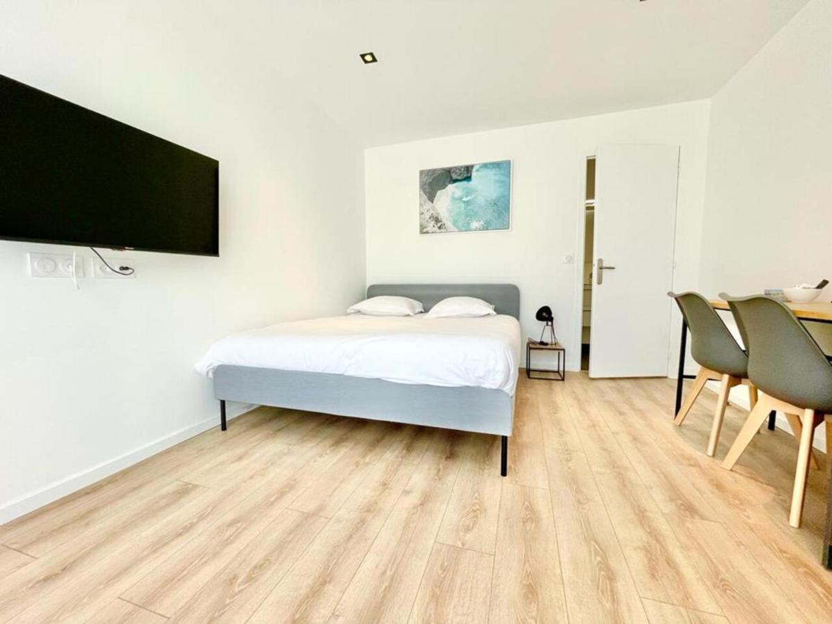 Residence Duguay - Centre Ville - Porte B - Appartements Tout Confort - Neuf - Nouveau ロリアン エクステリア 写真
