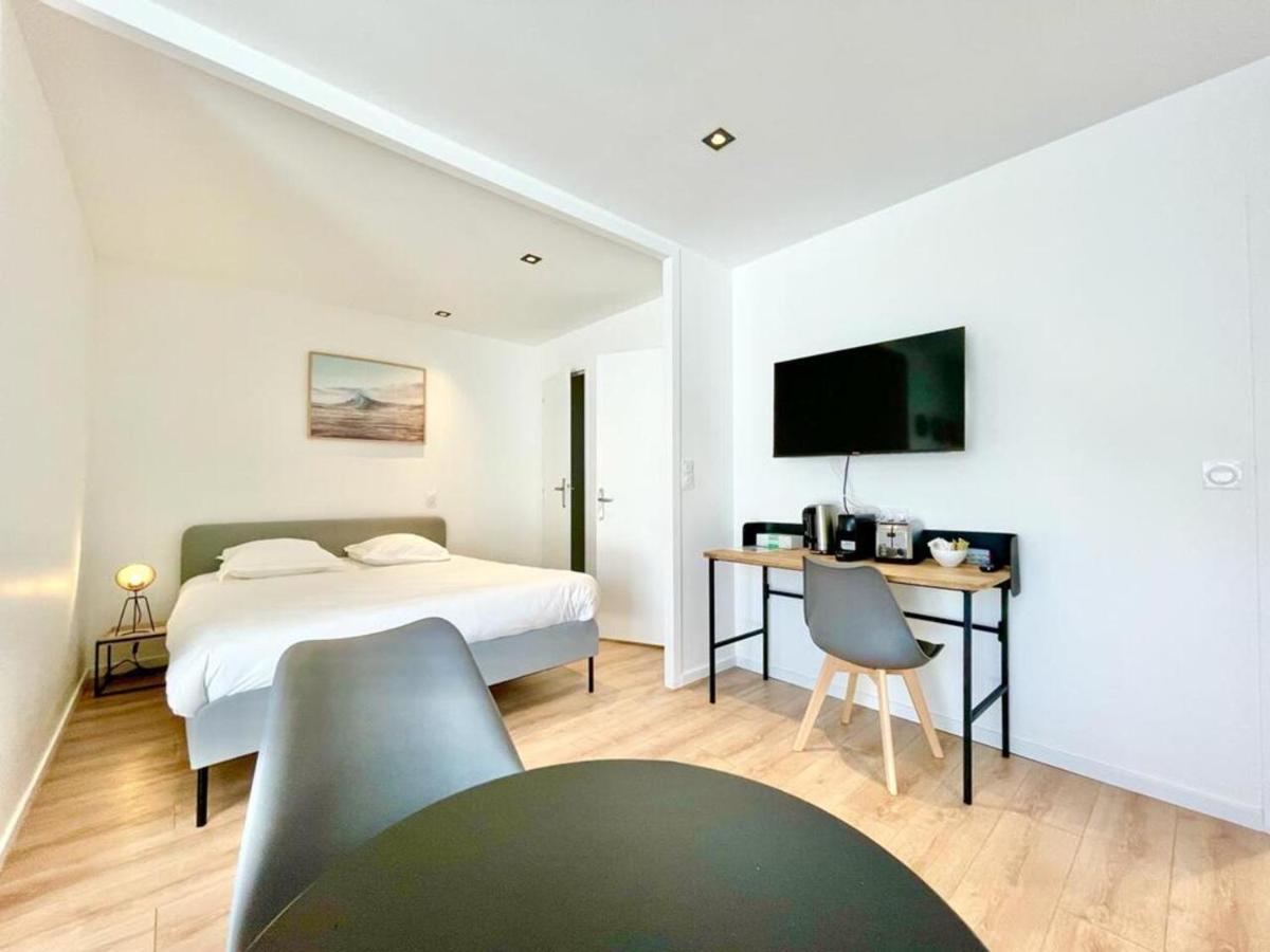 Residence Duguay - Centre Ville - Porte B - Appartements Tout Confort - Neuf - Nouveau ロリアン エクステリア 写真